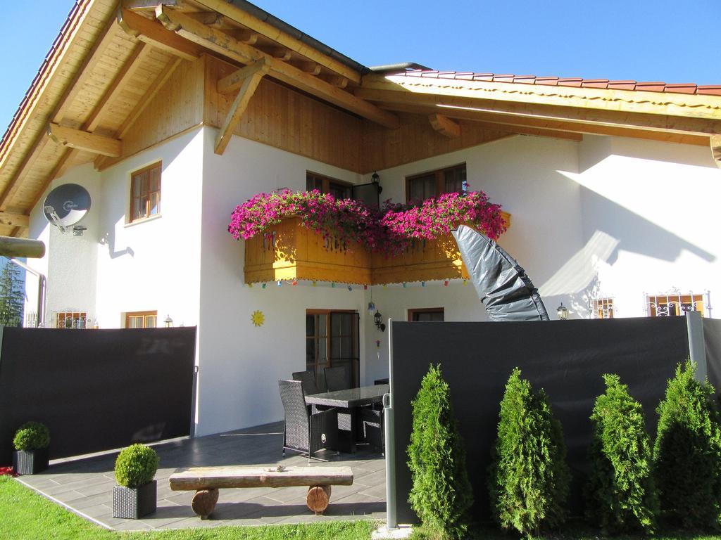 Alpen-Chalet Ehrwald Exterior photo